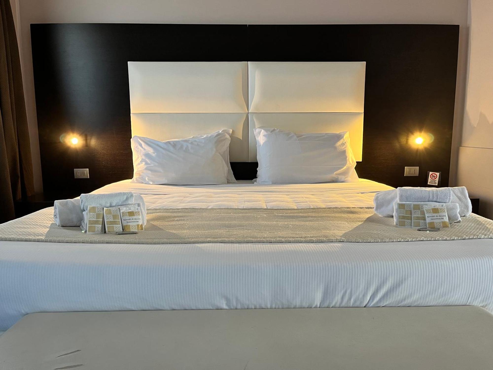 Eh Suites Rome Airport Euro House Hotels Fiumicino Eksteriør bilde