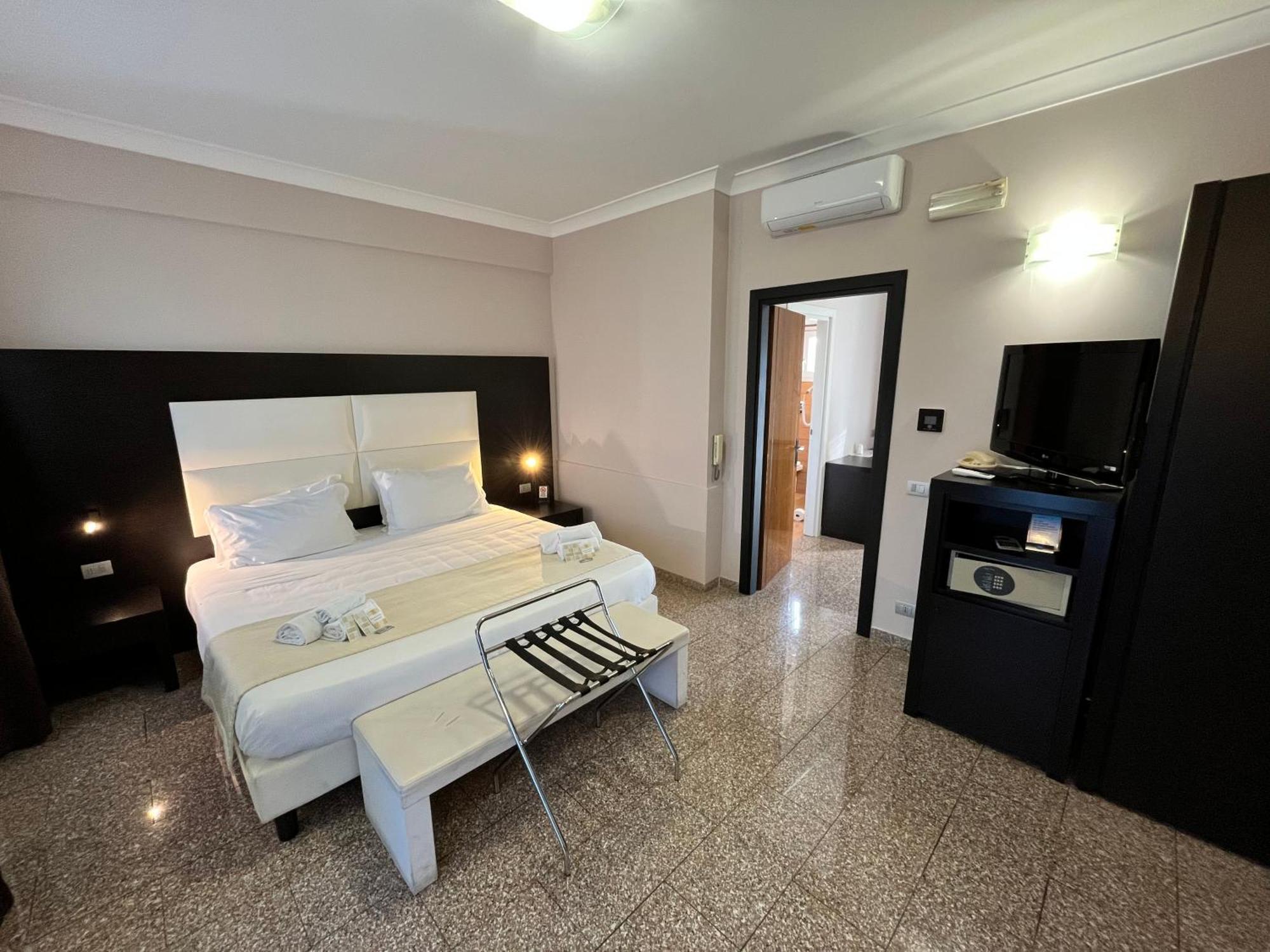 Eh Suites Rome Airport Euro House Hotels Fiumicino Eksteriør bilde