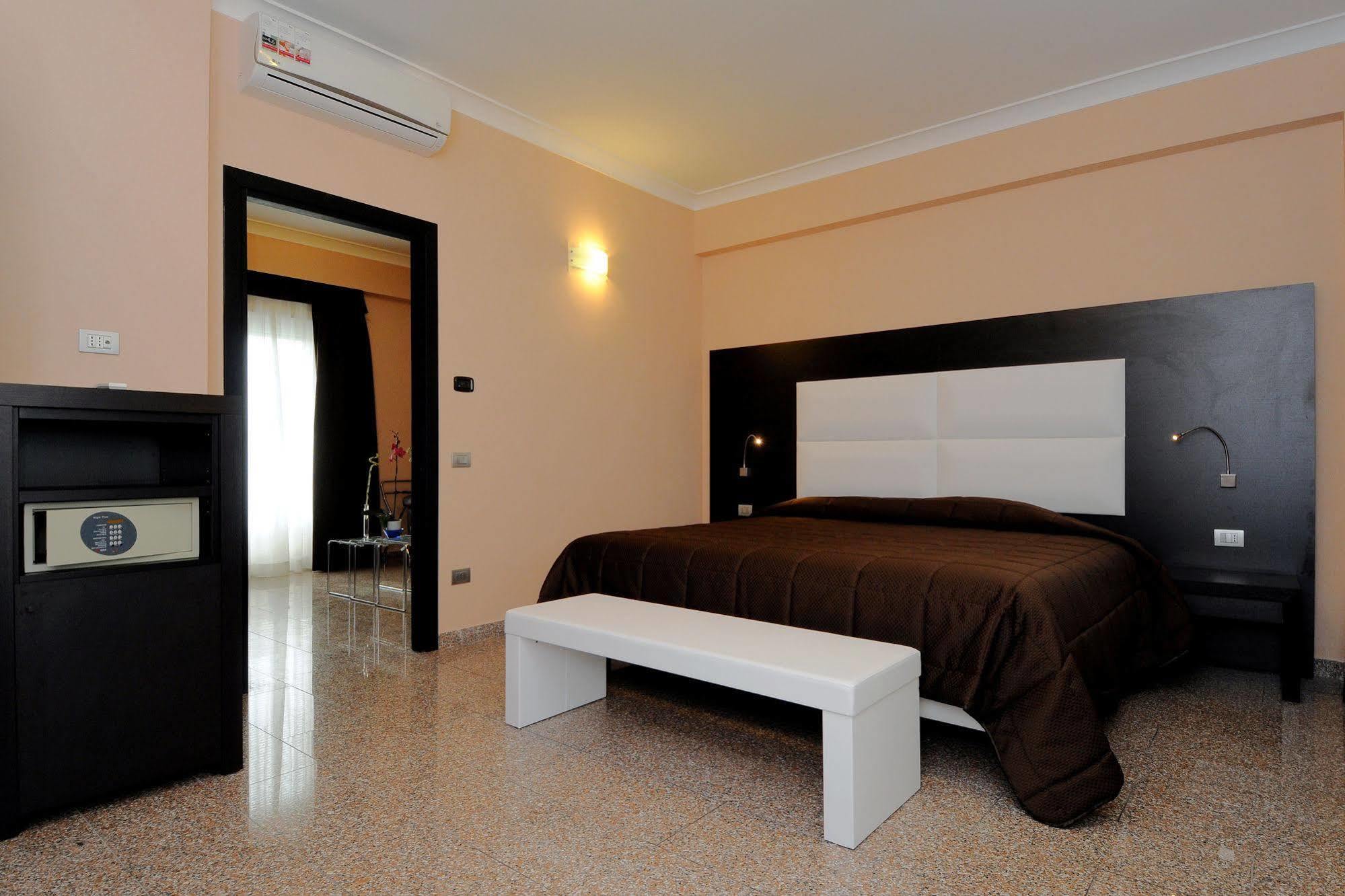 Eh Suites Rome Airport Euro House Hotels Fiumicino Eksteriør bilde