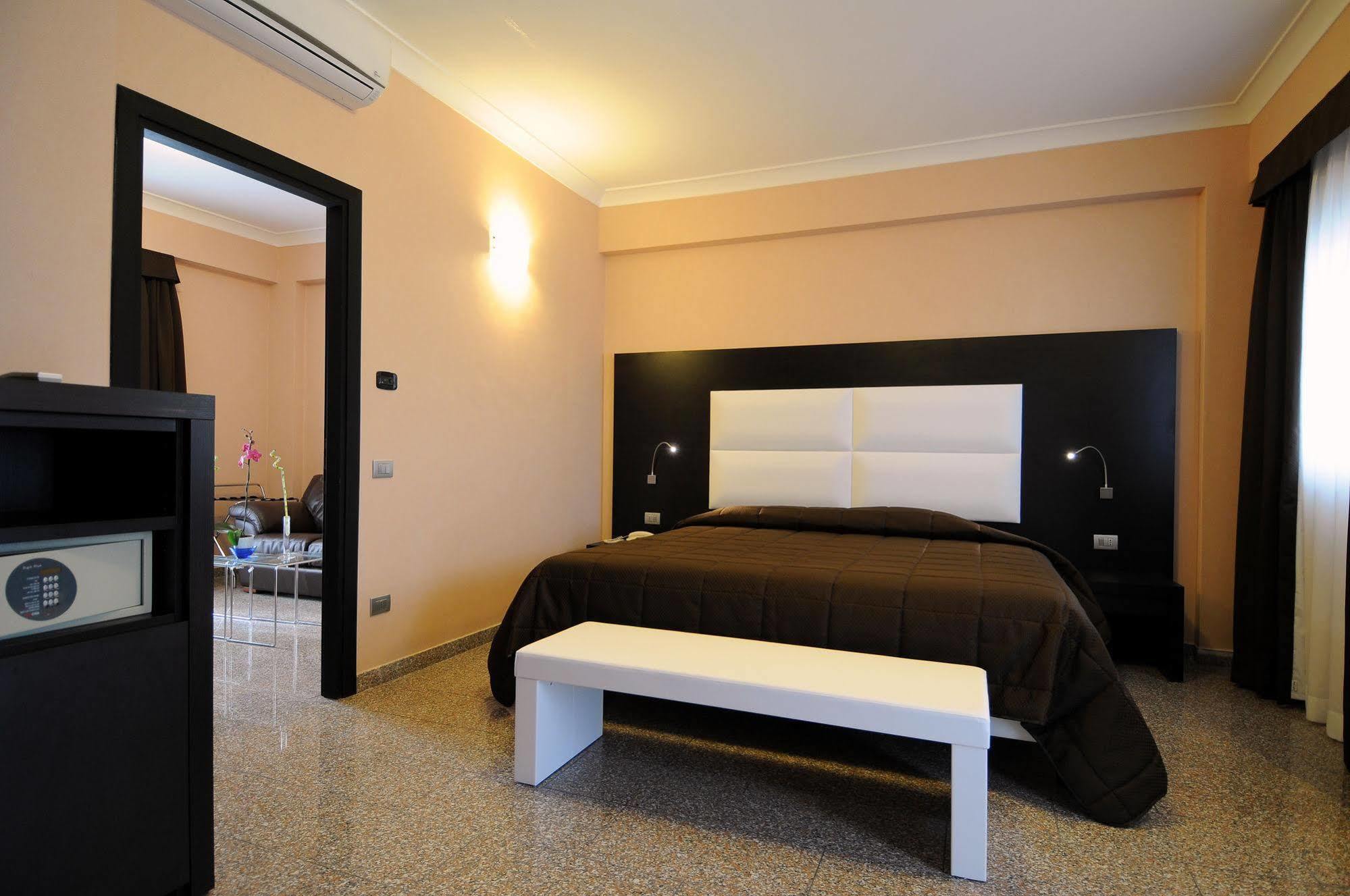 Eh Suites Rome Airport Euro House Hotels Fiumicino Eksteriør bilde
