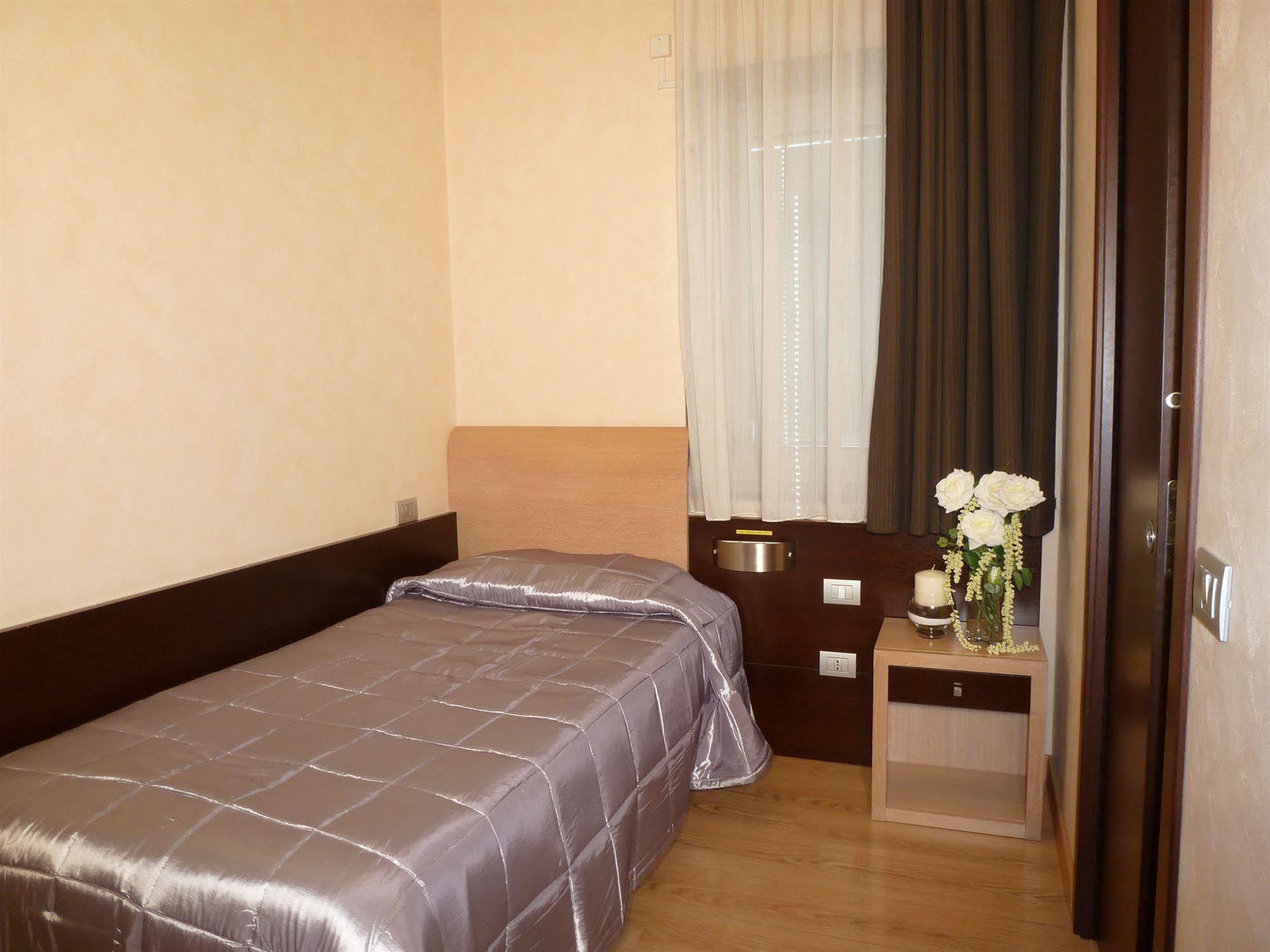 Eh Suites Rome Airport Euro House Hotels Fiumicino Eksteriør bilde